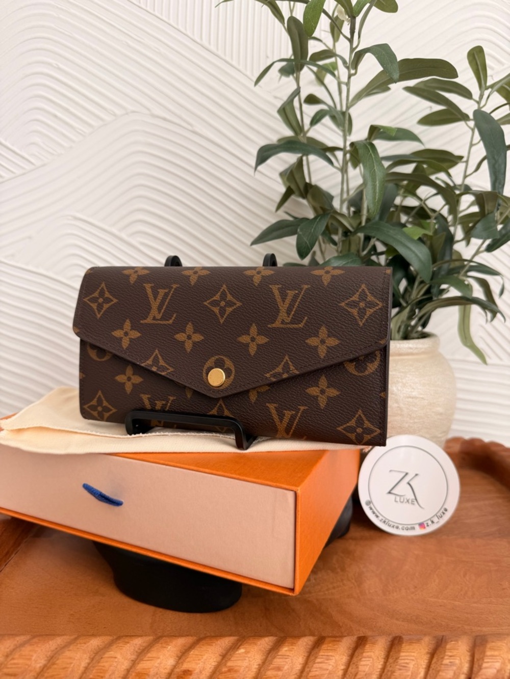 Louis Vuitton Monogram Sarah Wallet